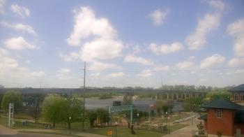 Weather camera view of Miss Lauras.