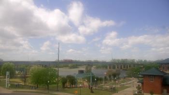 Weather camera view of Miss Lauras.