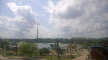 Weather camera view of Miss Lauras.