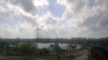 Weather camera view of Miss Lauras.