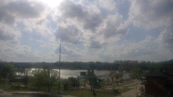 Weather camera view of Miss Lauras.