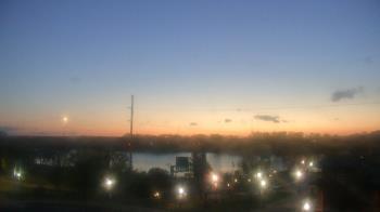 Weather camera view of Miss Lauras.