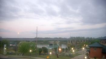 Weather camera view of Miss Lauras.