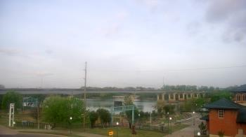 Weather camera view of Miss Lauras.