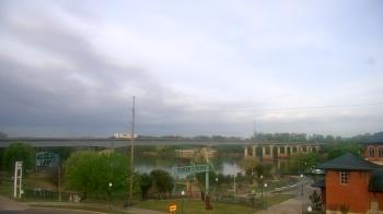 Weather camera view of Miss Lauras.