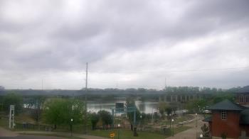 Weather camera view of Miss Lauras.