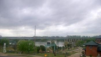 Weather camera view of Miss Lauras.