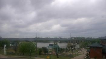 Weather camera view of Miss Lauras.