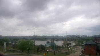 Weather camera view of Miss Lauras.