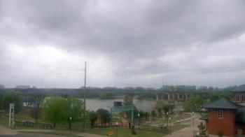 Weather camera view of Miss Lauras.