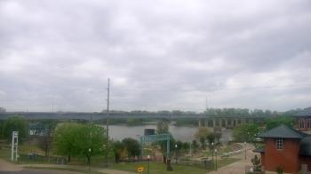 Weather camera view of Miss Lauras.