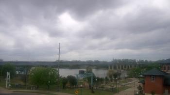 Weather camera view of Miss Lauras.