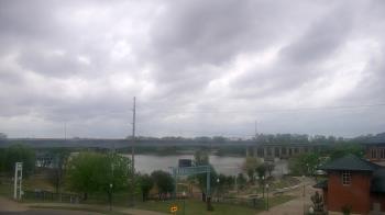 Weather camera view of Miss Lauras.