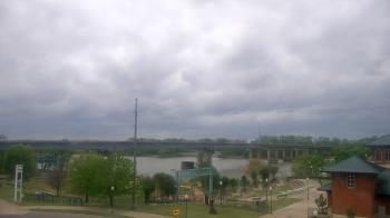 Weather camera view of Miss Lauras.