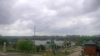 Weather camera view of Miss Lauras.