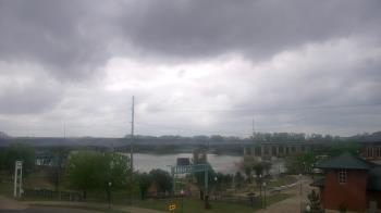 Weather camera view of Miss Lauras.