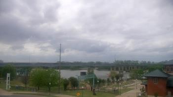 Weather camera view of Miss Lauras.