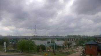 Weather camera view of Miss Lauras.