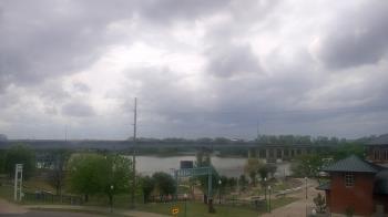 Weather camera view of Miss Lauras.