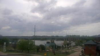 Weather camera view of Miss Lauras.