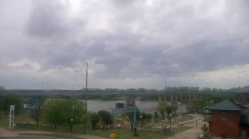 Weather camera view of Miss Lauras.