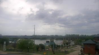 Weather camera view of Miss Lauras.