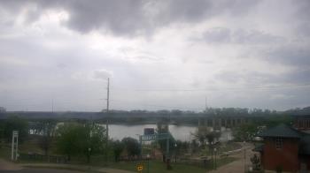 Weather camera view of Miss Lauras.