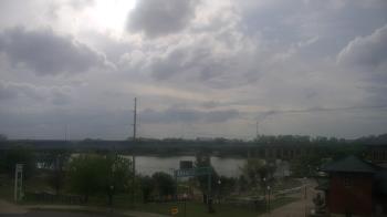 Weather camera view of Miss Lauras.