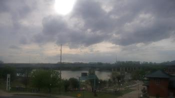 Weather camera view of Miss Lauras.