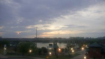 Weather camera view of Miss Lauras.