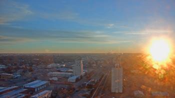 Weather camera view of Garden City Coop Inc - city center.
