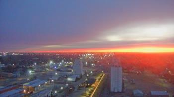 Weather camera view of Garden City Coop Inc - city center.