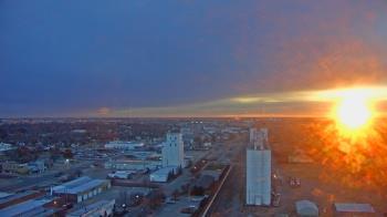 Weather camera view of Garden City Coop Inc - city center.