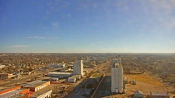 Weather camera view of Garden City Coop Inc - city center.