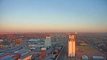 Weather camera view of Garden City Coop Inc - city center.