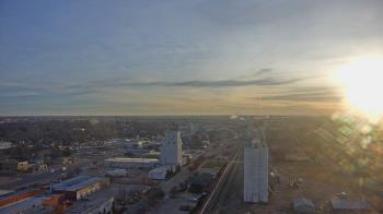 Weather camera view of Garden City Coop Inc - city center.