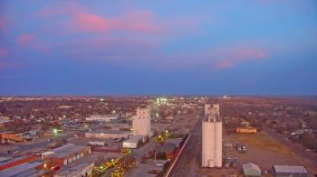 Weather camera view of Garden City Coop Inc - city center.
