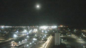Weather camera view of Garden City Coop Inc - city center.