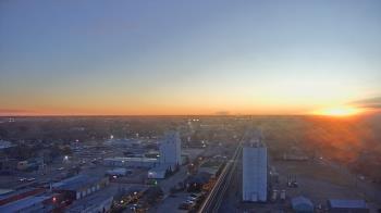 Weather camera view of Garden City Coop Inc - city center.