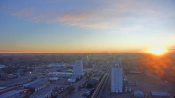 Weather camera view of Garden City Coop Inc - city center.