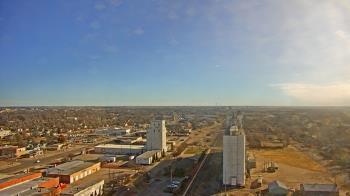 Weather camera view of Garden City Coop Inc - city center.