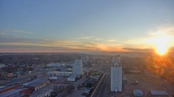 Weather camera view of Garden City Coop Inc - city center.