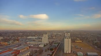 Weather camera view of Garden City Coop Inc - city center.