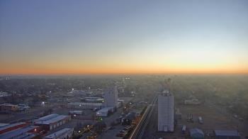 Weather camera view of Garden City Coop Inc - city center.