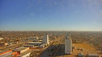 Weather camera view of Garden City Coop Inc - city center.
