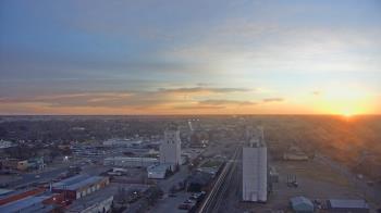 Weather camera view of Garden City Coop Inc - city center.