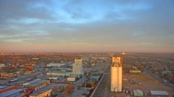 Weather camera view of Garden City Coop Inc - city center.