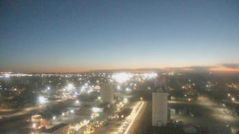 Weather camera view of Garden City Coop Inc - city center.