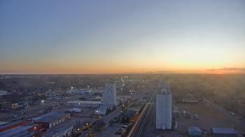 Weather camera view of Garden City Coop Inc - city center.