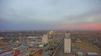 Weather camera view of Garden City Coop Inc - city center.